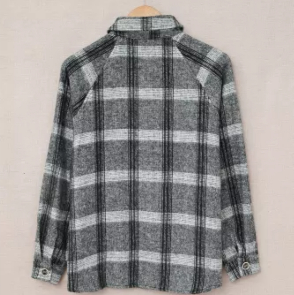 New plaid shacket with pockets - Picture 10 of 13